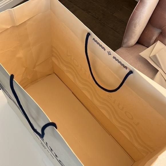 LATGE LOUIS VUITTON SHOPPING BAG FROM CAPRI ITALLY - Picture 3 of 16